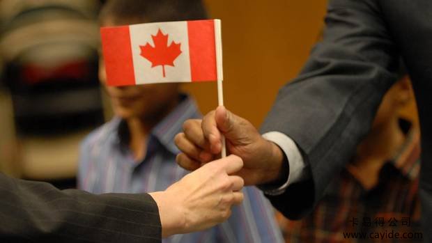 加拿大枫叶卡在申领的时候需要注意什么？
